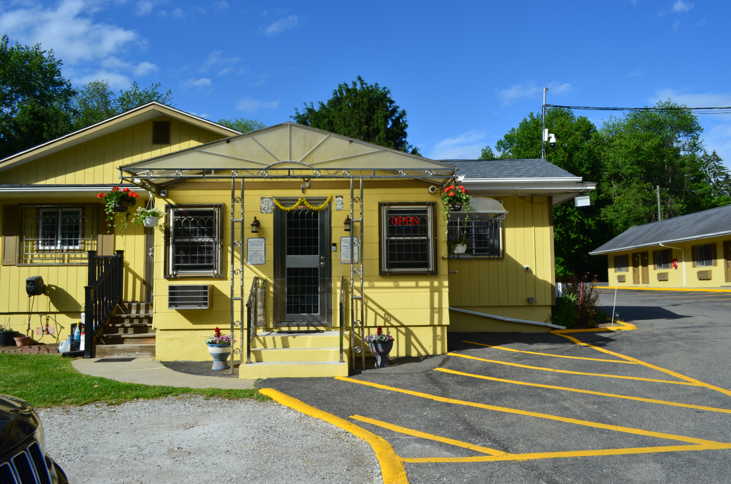 Henry Van Motel reception